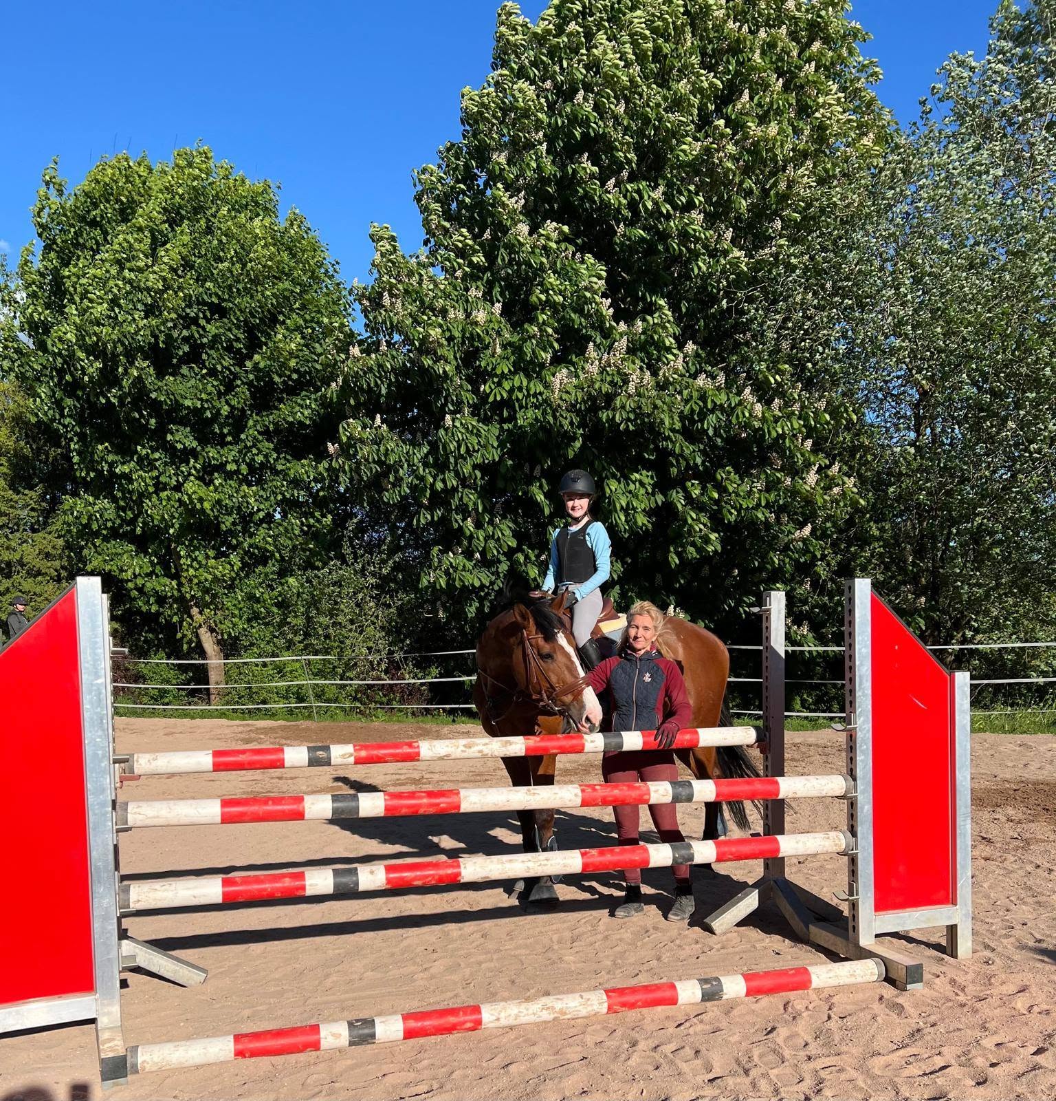 Springreiten am Trainingsstall
